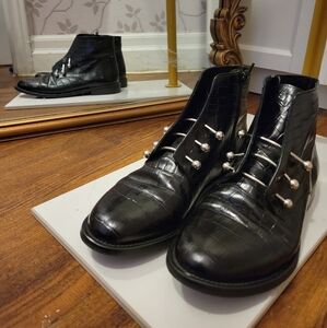 Jonax black boots 8sz